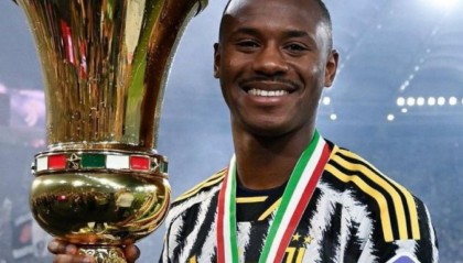 记者：尤文后卫贾洛今天将抵达土耳其，与贝西克塔斯进行谈判